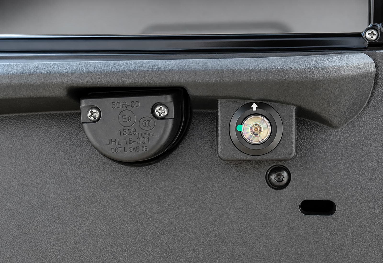 ICON i40FX, Mirror and camera detail