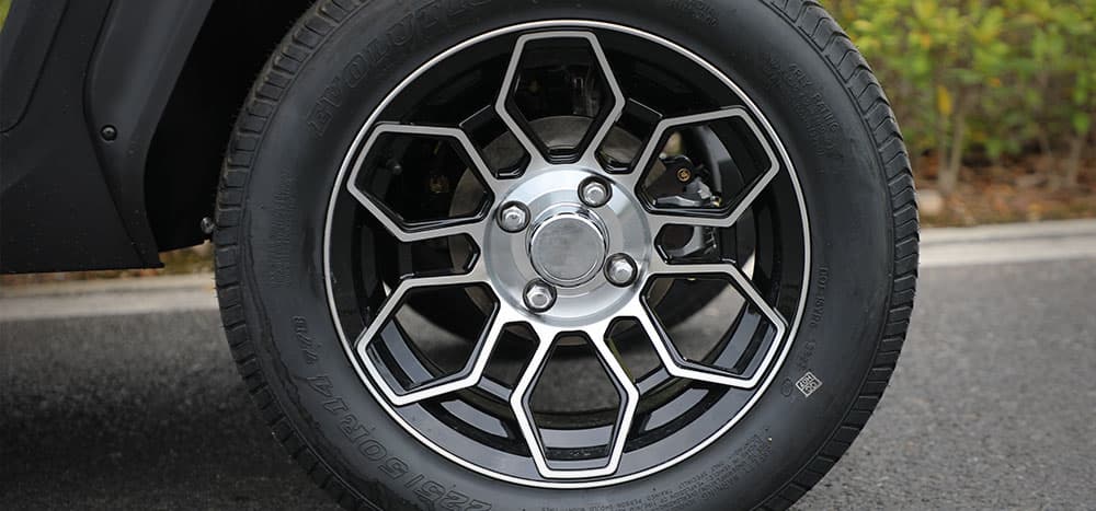 Evolution D5 Ranger 4 Plus, Ranger radial tire detail